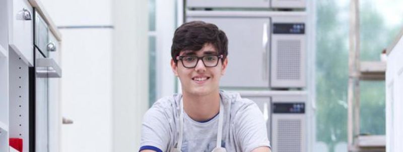 Bake off: Alfredo eliminato della 5 puntata